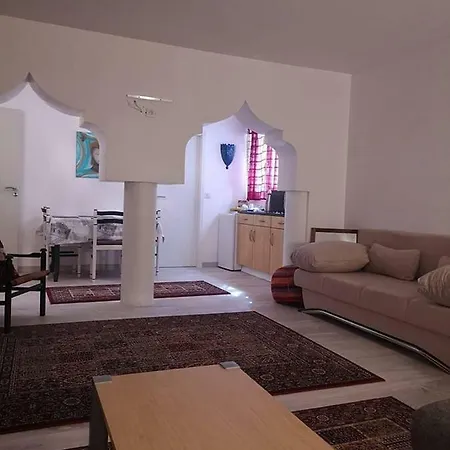 Studio De 3 Frontiere בית הארחה